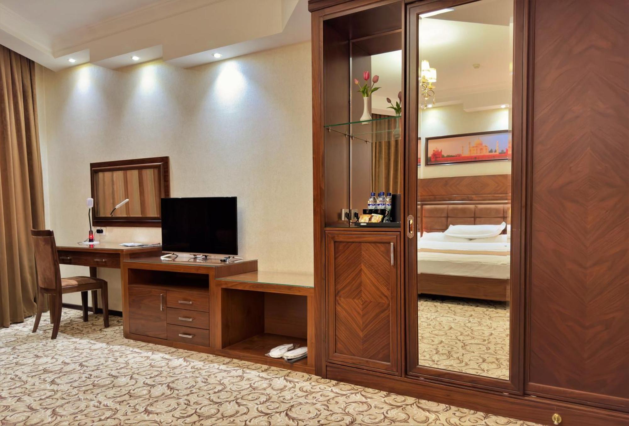 Hotel Sultan Qarshi Ngoại thất bức ảnh